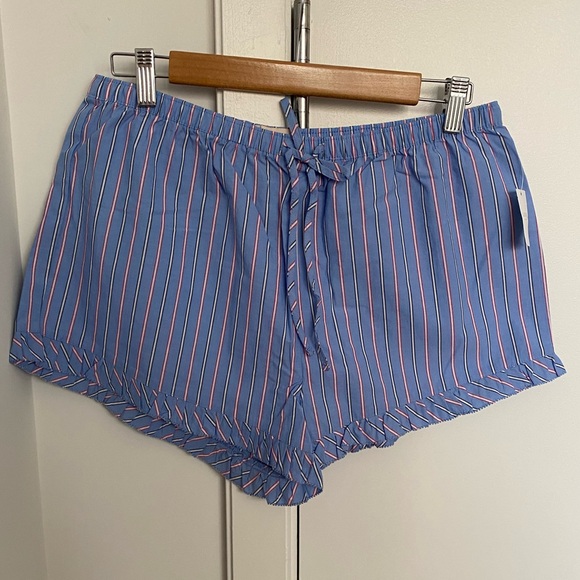 NWT Gap women’s blue stripes shorts M - Picture 1 of 8